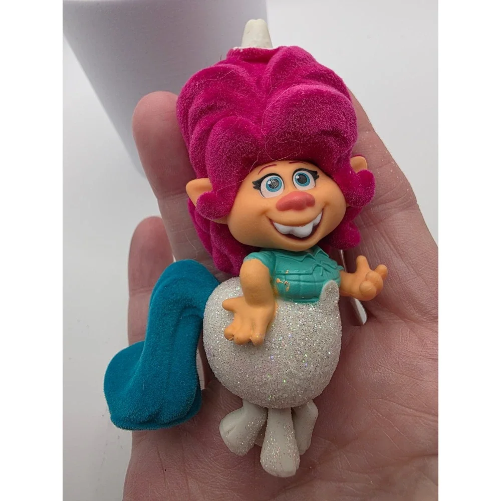 Trolls World Tour Flocked Delta Dawn Figurine Glitter Sparkle Teal Outfit  /D2 - Picture 3 of 5